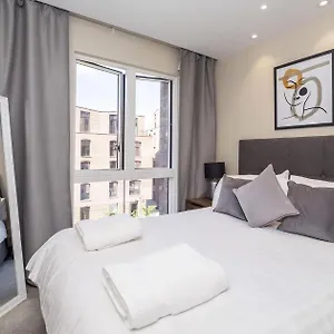  Apartment Luxury Within The Walls